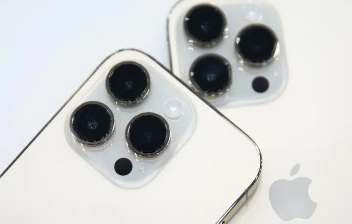 相机博主发布了iPhone14Pro正在运行的帖子
