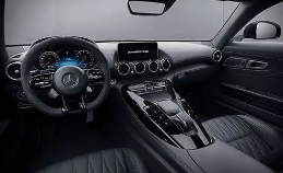 2024款梅赛德斯奔驰AMGGT配备嵌入式把手和可能的后排座椅