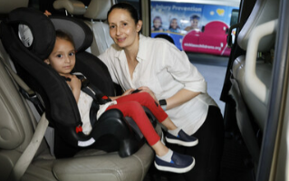 现代汽车与迈阿密尼克劳斯儿童医院合作促进儿童乘客安全