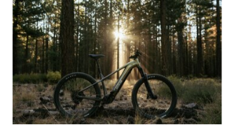 雅文顿推出首款配备雅文顿设计的中置电机的电动山地自行车