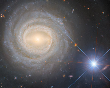 哈勃观测到美丽的棒状螺旋星系NGC 3783
